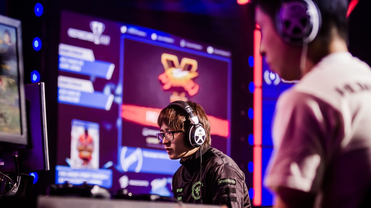 Player Fuudo competing at Capcom Cup 2015